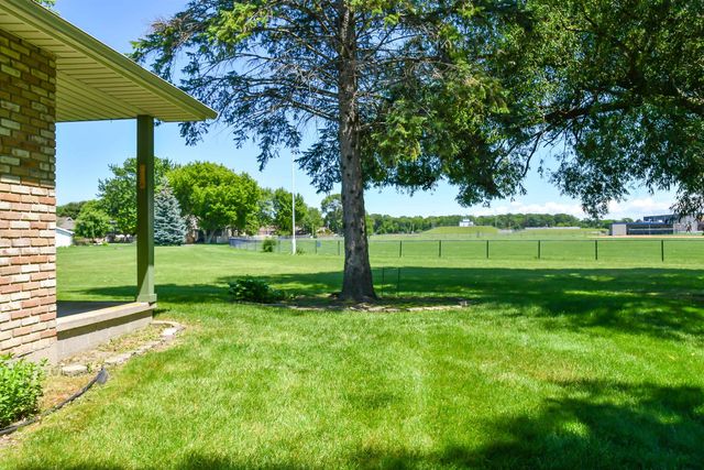 3056 S Glenway Drive, Bay City, MI 48706