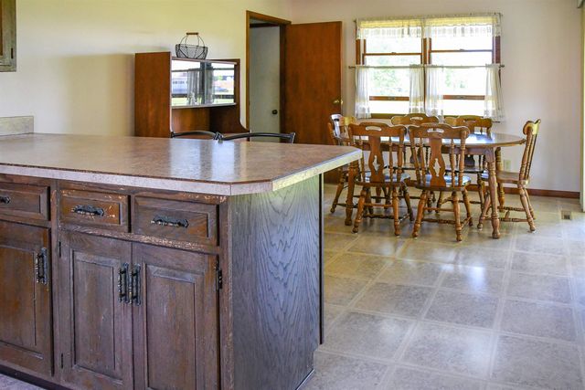 3056 S Glenway Drive, Bay City, MI 48706
