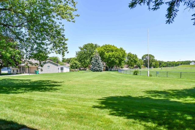 3056 S Glenway Drive, Bay City, MI 48706