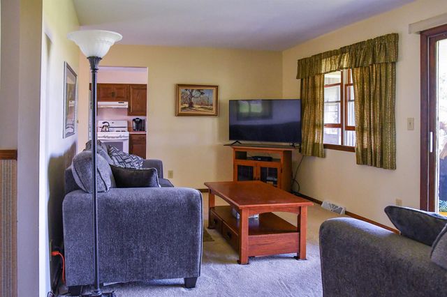 3056 S Glenway Drive, Bay City, MI 48706