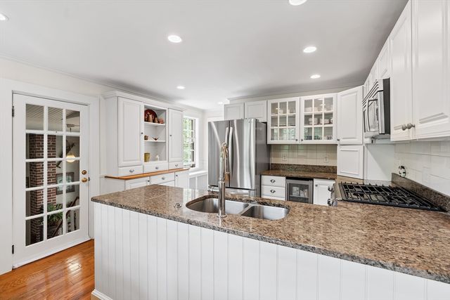 11 Concord Road, Wayland, MA 01778