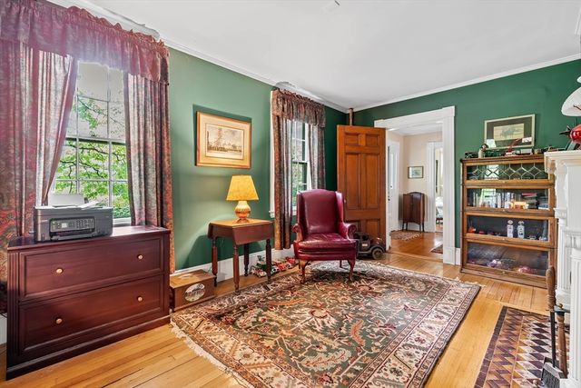 11 Concord Road, Wayland, MA 01778