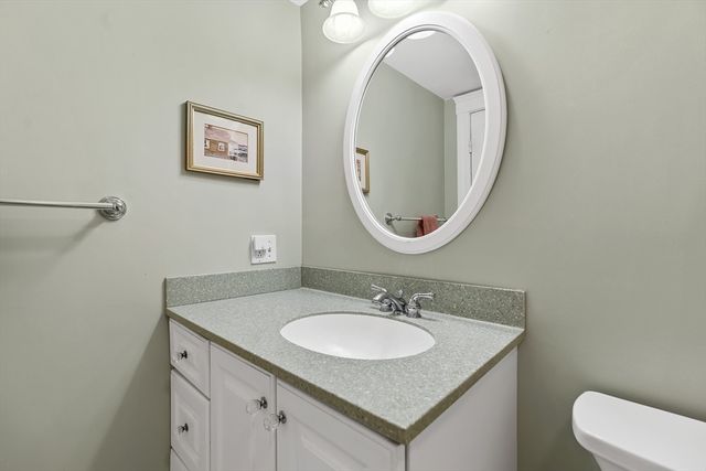 11 Concord Road, Wayland, MA 01778