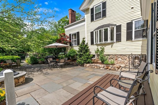 11 Concord Road, Wayland, MA 01778
