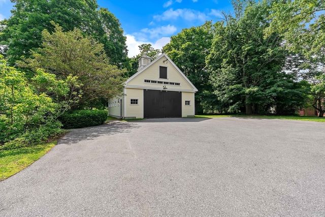 11 Concord Road, Wayland, MA 01778