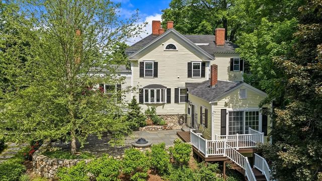 11 Concord Road, Wayland, MA 01778