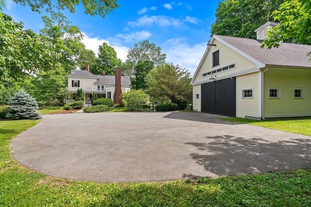 11 Concord Road, Wayland, MA 01778