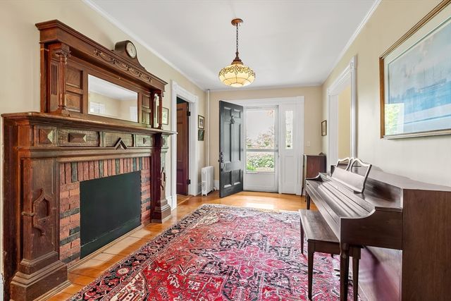 11 Concord Road, Wayland, MA 01778