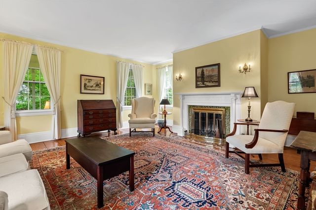 11 Concord Road, Wayland, MA 01778