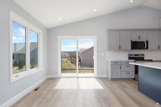 4026 Scenic Crossing, Manhattan, KS 66503