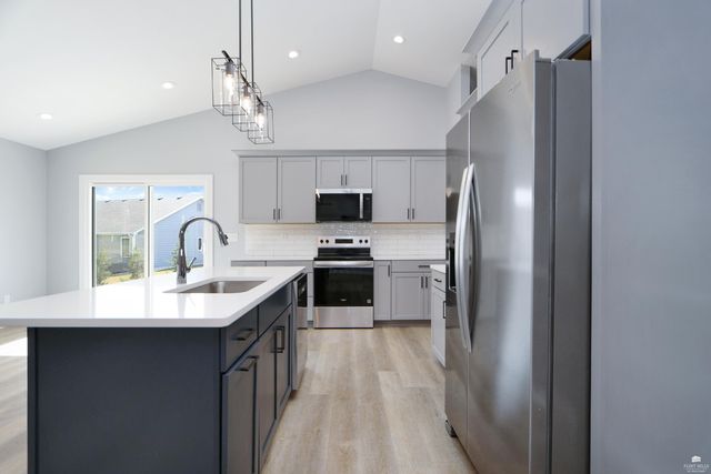 4026 Scenic Crossing, Manhattan, KS 66503