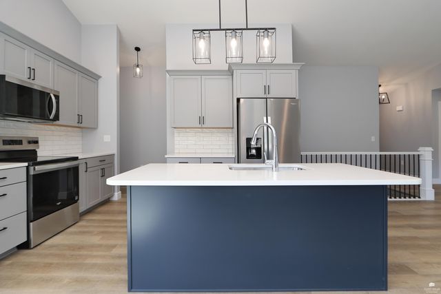 4026 Scenic Crossing, Manhattan, KS 66503