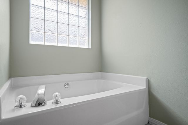 1731 Ivalea Circle, Navarre, FL 32566