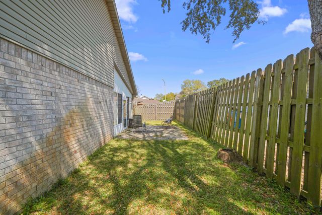 1731 Ivalea Circle, Navarre, FL 32566