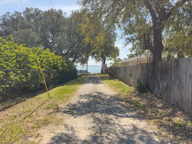 1731 Ivalea Circle, Navarre, FL 32566