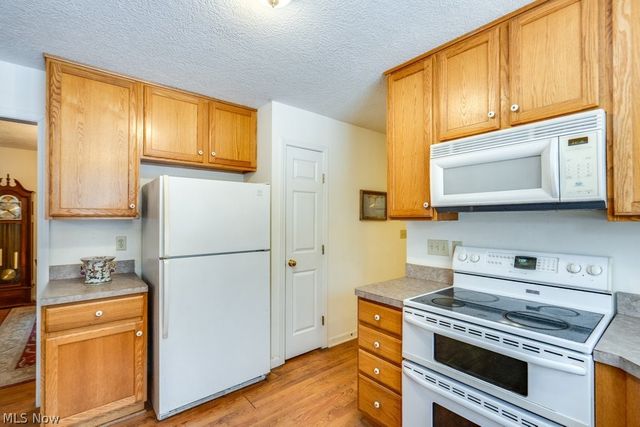 136 Taylor Road, Barberton, OH 44203