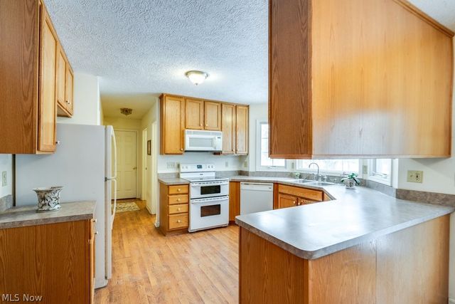 136 Taylor Road, Barberton, OH 44203