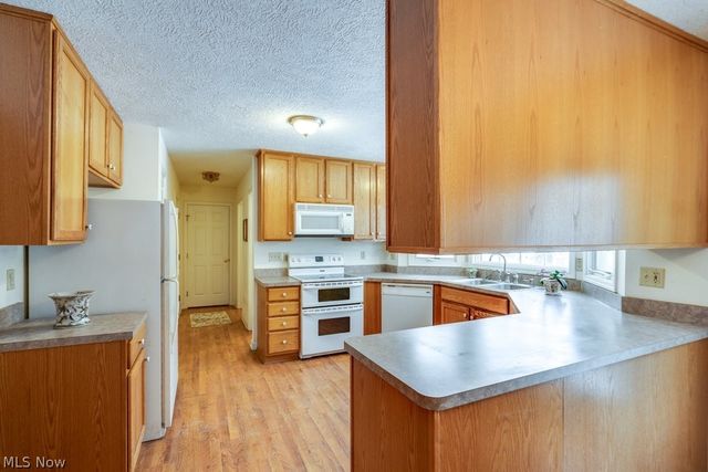 136 Taylor Road, Barberton, OH 44203