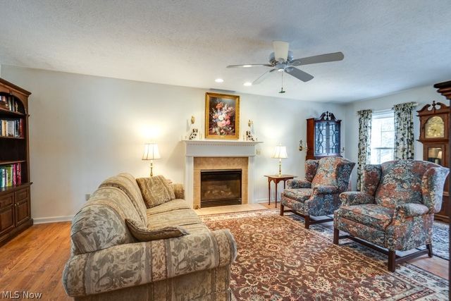 136 Taylor Road, Barberton, OH 44203