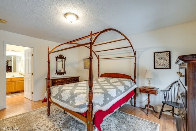 136 Taylor Road, Barberton, OH 44203