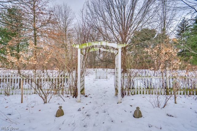 136 Taylor Road, Barberton, OH 44203