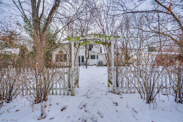 136 Taylor Road, Barberton, OH 44203