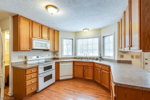 136 Taylor Road, Barberton, OH 44203