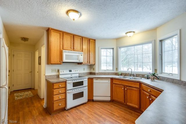 136 Taylor Road, Barberton, OH 44203