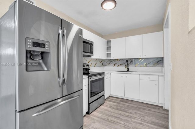 1218 NW 15th St, Fort Lauderdale, FL 33311