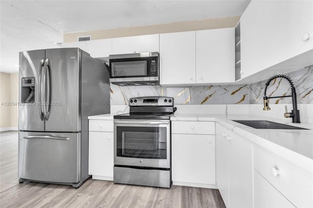1218 NW 15th St, Fort Lauderdale, FL 33311