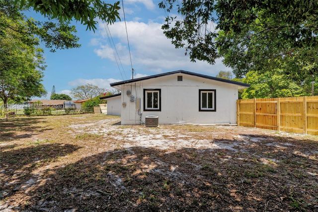 1218 NW 15th St, Fort Lauderdale, FL 33311