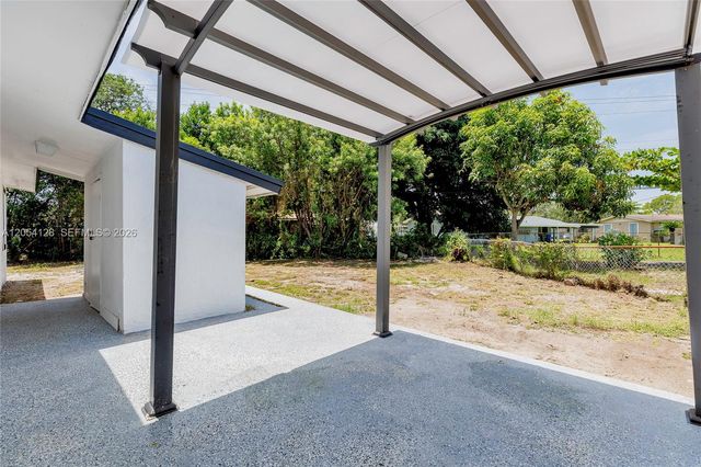 1218 NW 15th St, Fort Lauderdale, FL 33311