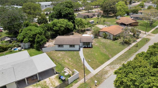 1218 NW 15th St, Fort Lauderdale, FL 33311