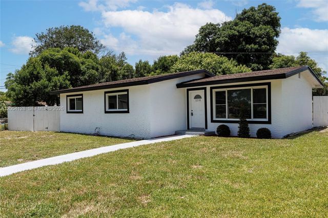 1218 NW 15th St, Fort Lauderdale, FL 33311