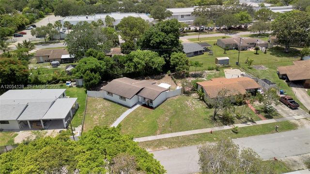 1218 NW 15th St, Fort Lauderdale, FL 33311