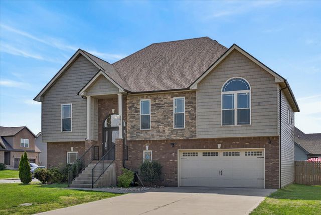 3876 Maliki Dr, Clarksville, TN 37042