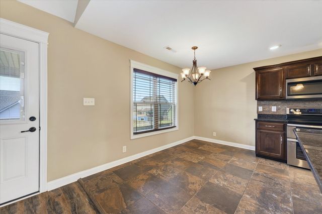 3876 Maliki Dr, Clarksville, TN 37042