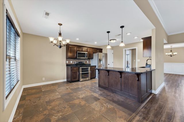 3876 Maliki Dr, Clarksville, TN 37042