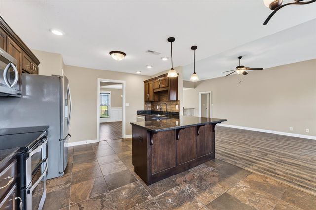 3876 Maliki Dr, Clarksville, TN 37042