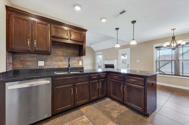 3876 Maliki Dr, Clarksville, TN 37042