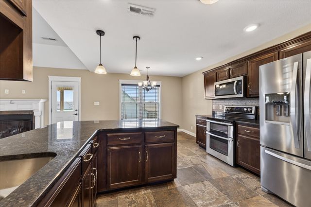 3876 Maliki Dr, Clarksville, TN 37042