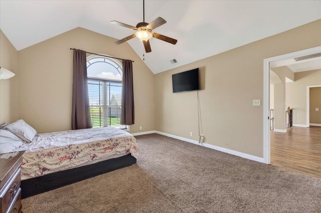 3876 Maliki Dr, Clarksville, TN 37042