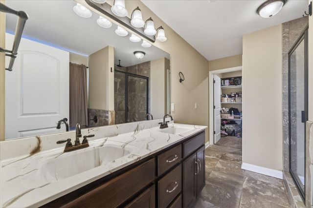 3876 Maliki Dr, Clarksville, TN 37042