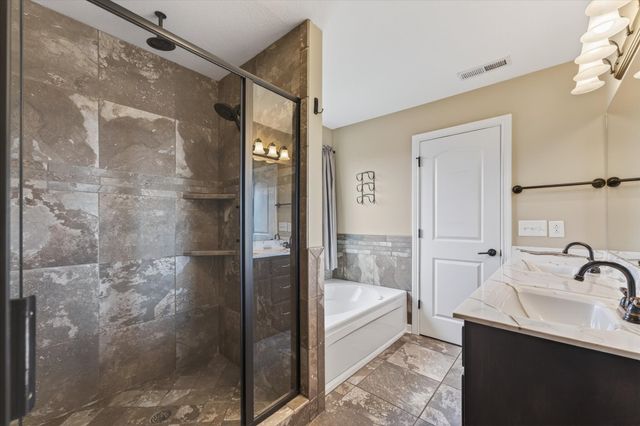 3876 Maliki Dr, Clarksville, TN 37042