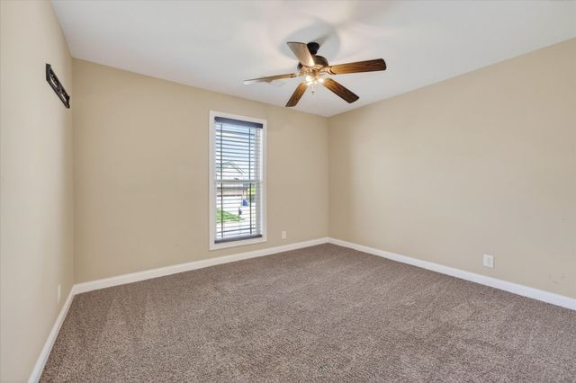 3876 Maliki Dr, Clarksville, TN 37042