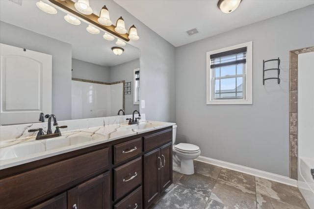 3876 Maliki Dr, Clarksville, TN 37042