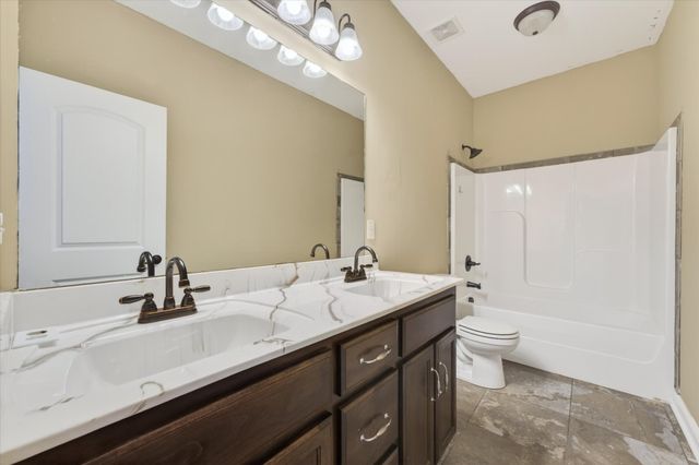 3876 Maliki Dr, Clarksville, TN 37042