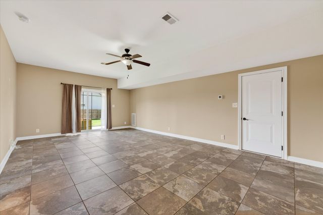 3876 Maliki Dr, Clarksville, TN 37042