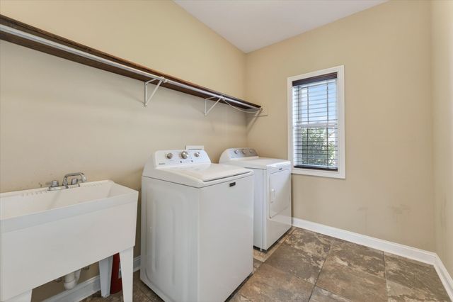 3876 Maliki Dr, Clarksville, TN 37042