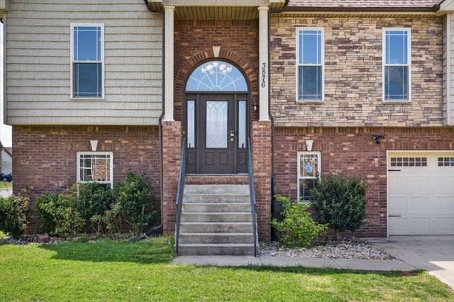 3876 Maliki Dr, Clarksville, TN 37042